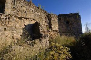 UPL pregunta a la Junta por el abandono del castillo de Alberguería de Argañán