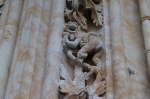 UPL pide la implicación de la Junta para reponer la pata rota del diablo del helado de la Catedral Nueva de Salamanca