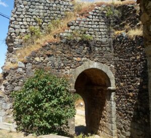 UPL reclama la rehabilitación, conservación, consolidación y puesta en valor de la muralla de Monleón y un Plan autonómico para consolidar las murallas.