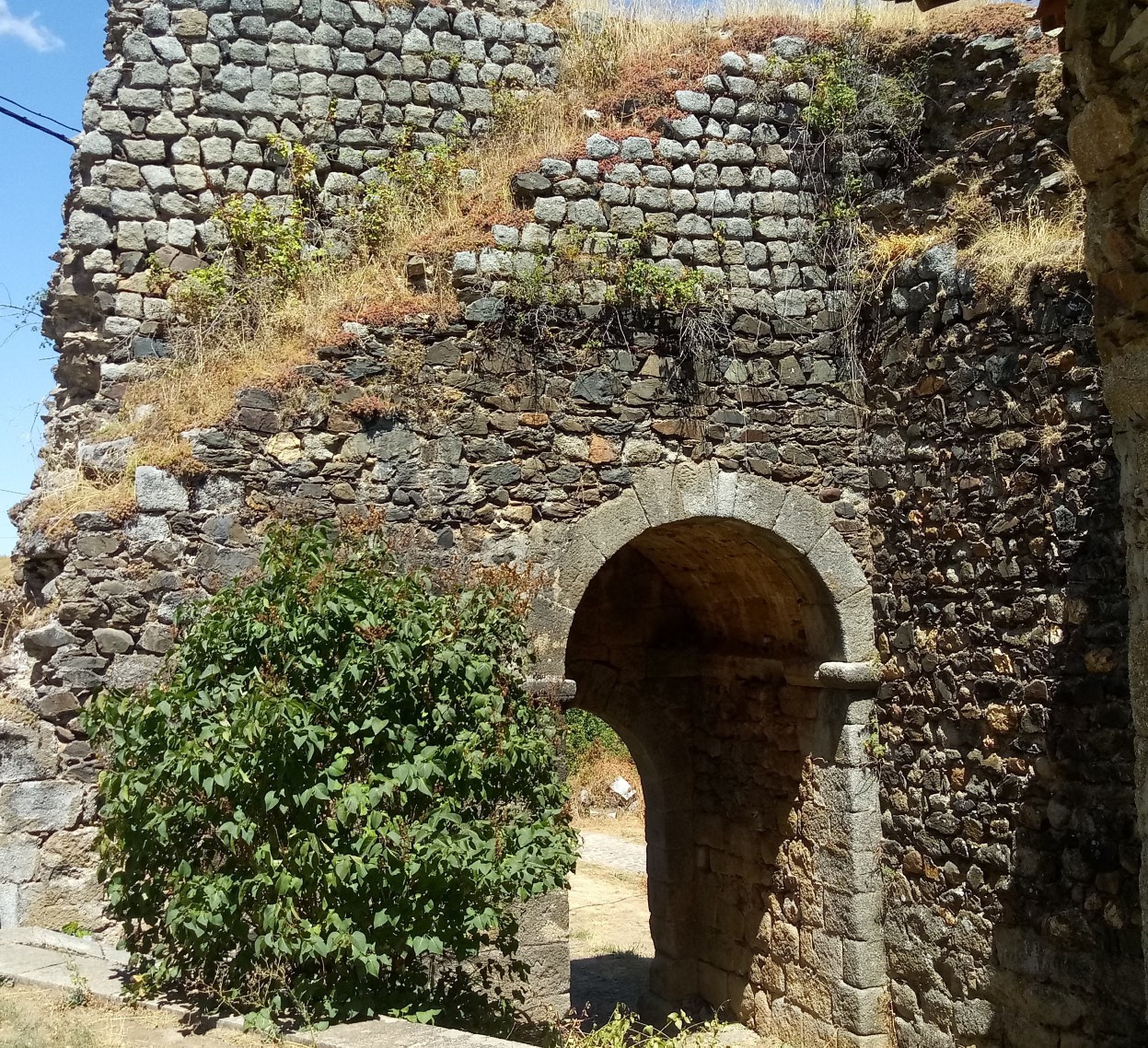 UPL reclama la rehabilitación, conservación, consolidación y puesta en valor de la muralla de Monleón y un Plan autonómico para consolidar las murallas.