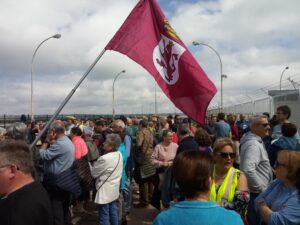 UPL participa en la concentración para recuperar los aparcamientos de la presa de Almendra