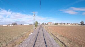 UPL reclama en Cortes el vallado de la línea férrea Salamanca-Medina y la supresión del paso a nivel de Carpio para mejorar los tiempos entre Salamanca y Madrid