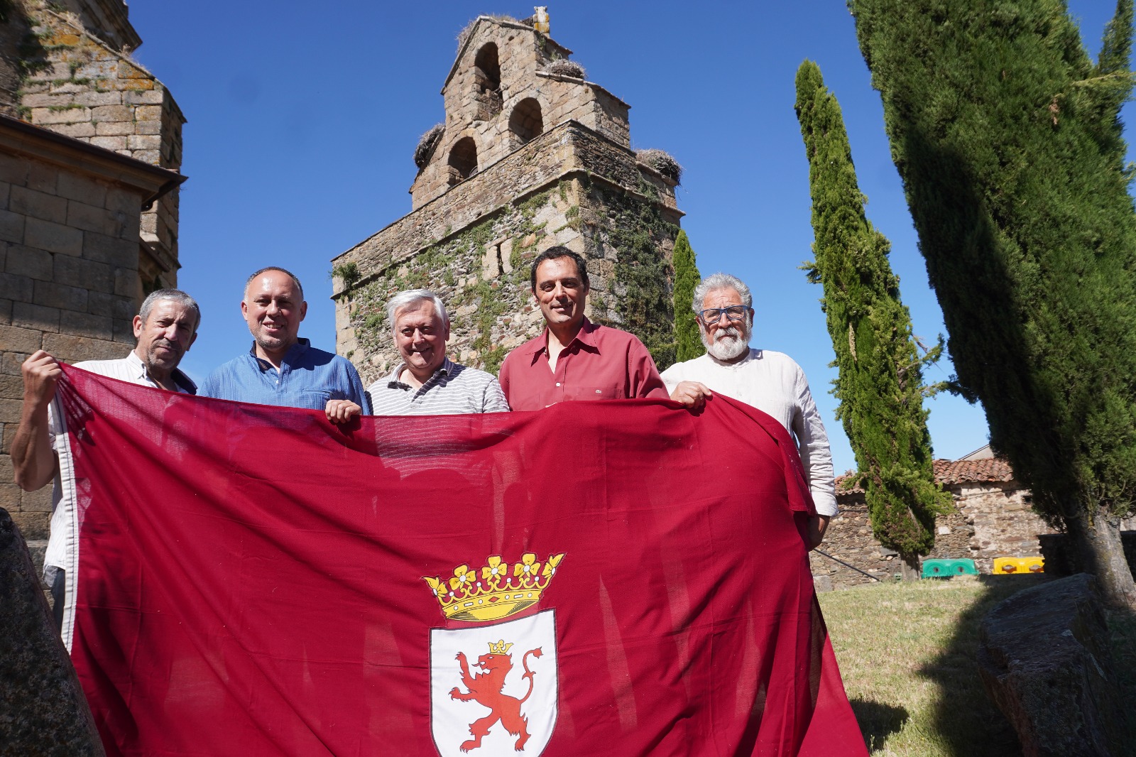 La Secretaría de Actividad Cultural e Identidad Leonesa de UPL se reúne en El Rebollar para trabajar en propuestas sobre el patrimonio cultural.