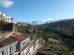 La Junta se desentiende en las Cortes del compromiso que anunció para frenar el deterioro de la muralla de Béjar, tras reclamarle UPL ejecutar dicho compromiso.