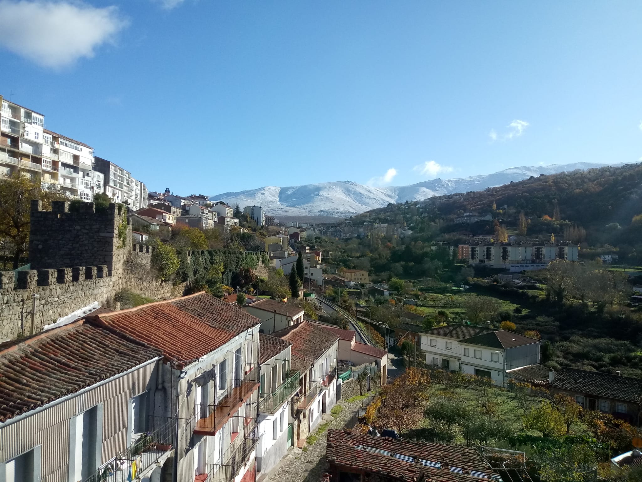 La Junta se desentiende en las Cortes del compromiso que anunció para frenar el deterioro de la muralla de Béjar, tras reclamarle UPL ejecutar dicho compromiso.